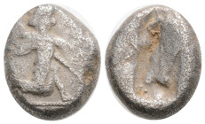 Greek
ACHAEMENID EMPIRE, Time of Darios I to Xerxes II (Circa 485-420 BC) AR Siglos (15,9 mm, 5,4 g)
Obv: Persian king in kneeling-running stance ri...