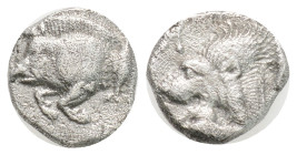 MYSIA. Kyzikos. Obol (Circa 450-400 BC).0,78 g.8,8 mm.
Obv: Forepart of boar left, with E (retrograde) on shoulder; to right, tunny upward.
Rev: Hea...