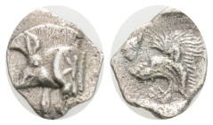 MYSIA. Kyzikos. Obol (Circa 450-400 BC).0,36 g.10 mm.
Obv: Forepart of boar left, with E (retrograde) on shoulder; to right, tunny upward.
Rev: Head...