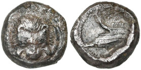 SICILE, ZANKLE, AR diobole, 494-490 av. J.-C. D/ Mufle de lion de f. R/ Proue d'une galère samienne à g., dans un cercle perlé inscrit dans un cercle ...