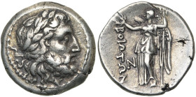 BEOTIE, Ligue béotienne, AR drachme, vers 225-171 av. J.-C., Thèbes. D/ T. l. de Poséidon à d. R/ Niké deb. à g., ten. une couronne et un trident. A g...