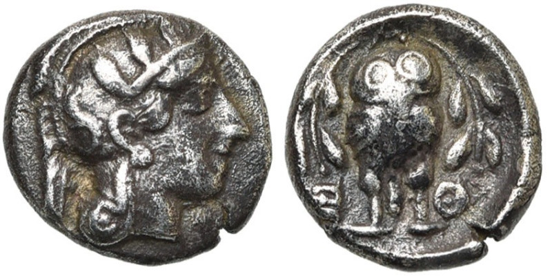 ATTIQUE, ATHENES, AR hémidrachme, vers 400-350 av. J.-C. D/ T. casquée d'Athéna ...