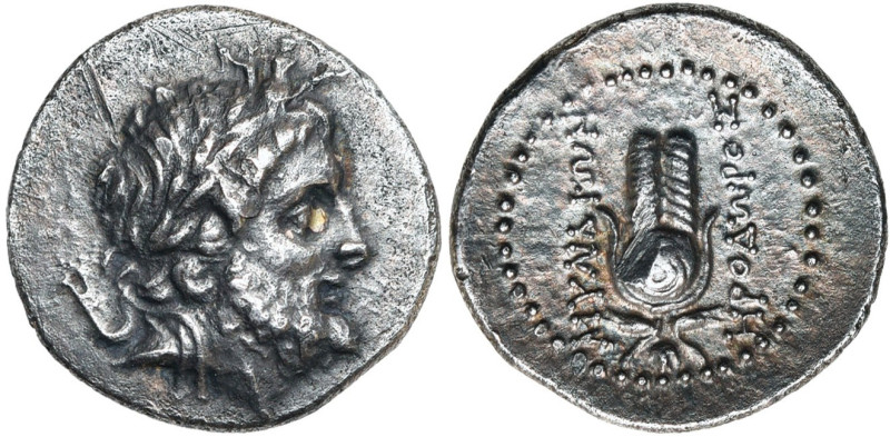 CARIE, MYNDOS, AR drachme, 2e-1er s. av. J.-C. D/ T. l. de Zeus à d. R/ Coiffe d...