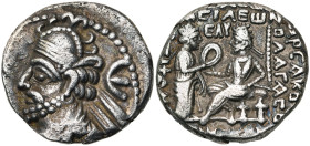 ROYAUME PARTHE, Vologases III (105-147), bill. tétradrachme, 123, Séleucie. D/ B. à g., coiffé de la tiare. Derrière, . R/ Le roi assis à g., recevan...