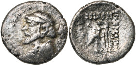 ROYAUME ELYMAIDE, Kamnaskires IV, AR hémidrachme. Sous-type 3-1. D/ B. diad., dr. à g. Derrière, t. de cheval. R/ Zeus assis à g., ten. une petite Nik...