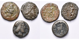 ROYAUME DE CHARACENE, Attambelos IV, lot de 3 tétradrachmes de bronze: B. imberbe/Héraclès assis à g.; B. barbu/Héraclès assis à g. (2, dont 1 avec co...