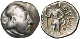 SCYTHIE, DAHAE DE CHORESMIA, Hyrcodes (?), AR hémidrachme, vers 120 av. J.-C. D/ T. de roi à d. R/ Guerrier deb. de f., ten. une lance. Senior, Indo-S...