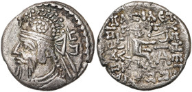 ROYAUME INDO-PARTHE, Sanabares, AR drachme, Seistan. D/ B. coiffé de la tiare à g. Derrière, /. R/ Archer assis à d. Sous l'arc, . Senior, Indo-Scy...