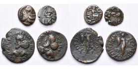 ROYAUME INDO-PARTHE, lot de 4 bronzes: Sanabares, drachme, B. à g./Archer à d. (2); Pakores, tétradrachme, B. à g./Niké (2). Senior, Indo-Scythian, 22...