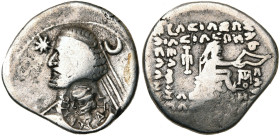SAKARAUKAE OU INDO-PARTHES, Tanlis Ier ou Otannes, AR drachme, 1er s. av. J.-C., Alexandreia Arion (?). Imitation des drachmes d'Orodes II. D/ B. diad...