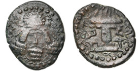 ROYAUME SASSANIDE, Ardashir Ier (224-241), AE 2 chalques. Comme roi de Perse (206-224). D/ B. de f., diad. et coiffé d'une tiare de style parthe, orné...