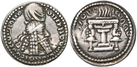 ROYAUME SASSANIDE, Ardashir Ier (224-241), AR dang. D/ B. cour. à d. R/ Autel du feu. Göbl III/2, 12; Mitch., ACW, 799-800; Sell. 8. 0,67 g. Très rare...