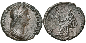 SABINE (†136), femme d'Hadrien, AE as, 133-135, Rome. D/ SABINA AVGVSTA HADRIANI AVG P P B. diad., dr. à d. R/ VESTA/ SC Vesta assise à g., ten. le pa...