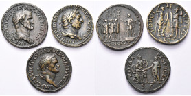 lot de 3 padouans: Galba, R/ L'empereur deb. sur une estrade haranguant ses troupes; Vitellius, R/ Honos et Virtus; Vespasien, R/ L'empereur, Roma et ...