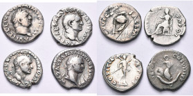lot de 4 deniers: Vitellius, R/ Trépied sur lequel est posé un dauphin (griffes au revers); Vespasien, R/ Pax, Mars (griffes au droit); Domitien, R/ D...