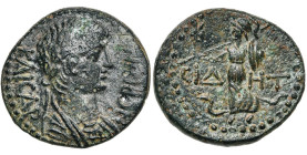 PAMPHYLIE, SIDE, Néron (54-68), AE bronze, vers 55. D/ B. l., dr. de Néron jeune à d. R/ CIΔ-HT Athéna Promachos allant à g., ten. une lance et un bou...