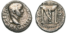 SYRIE, ANTIOCHE, Néron (54-68), AR drachme, 56-57. D/ T. l. à d. R/ ΔPAXMON Trépied avec un serpent enroulé autour de la patte centrale. Au-dessus, EP...