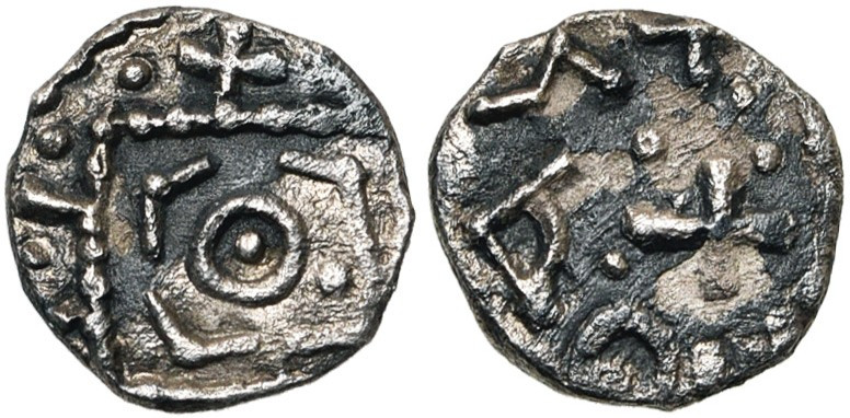 FRISE, AR sceat, vers 695-740. Série D. Type 8. D/ Etendard stylisé. R/ Croix ca...