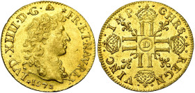 FRANCE, Royaume, Louis XIV (1643-1715), AV louis d'or à la tête nue, 1672 D, Lyon. D/ T. juvénile à d. R/ Croix formée de huit L couronnés, cantonnée ...