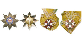ALLEMAGNE, PRUSSE, Ordre de l’Aigle rouge, ensemble de grand-croix, classe apparue en 1861, avec les centres du 4e modèle (1854-1918): bijou en or ave...