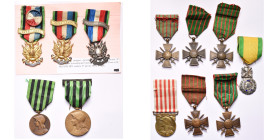 FRANCE, lot de 12 décorations: deux médailles commémoratives de la guerre 1870-1871 (une officielle, AE, 30 mm et une non-officielle, AE, 37 mm, avec ...