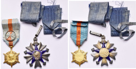 FRANCE, lot de 2 décorations: commandeur de l'Ordre de la Santé publique 1938-1963 (en vermeil, manque à l'émail de la légende, centre non signé et no...