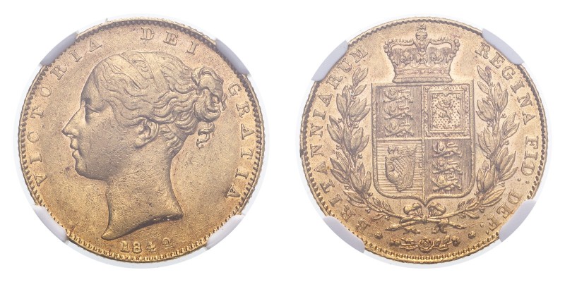 GREAT BRITAIN. Victoria, 1837-1901. Gold Sovereign 1842, London. Shield. 7.99 g....