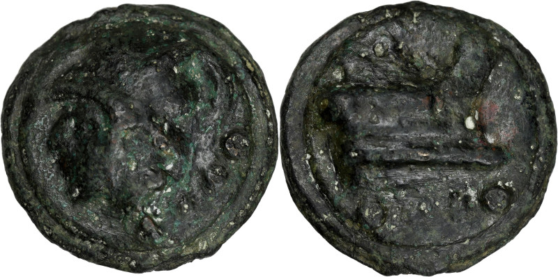 RÉPUBLIQUE ROMAINE
Anonymes. Triens, fonte de bronze ND (225-217 av. J.-C.), Rom...