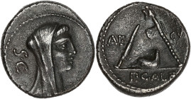 RÉPUBLIQUE ROMAINE
P. Sulpicius Galba, pontife. Denier ND (69 av. J.-C.), Rome. RRC.406/1 ; Argent - 3,72 g - 17,5 mm - 6 h
Patine sombre. Superbe.