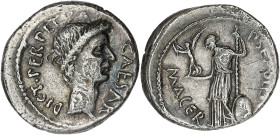 RÉPUBLIQUE ROMAINE
Jules César (60-44 av. J.-C.). Denier avec P. Sepullius Macer ND (février-mars 44 av. J.-C.), Rome. RRC.480/10 ; Argent - 3,19 g - ...