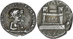 EMPIRE ROMAIN
Auguste (27 av. J.-C. - 14 ap. J.-C.). Denier avec Q. Rustius 19 av. J.-C., Rome. RIC.322 ; Argent - 3,44 g - 17 mm - 10 h
Trace d’essai...