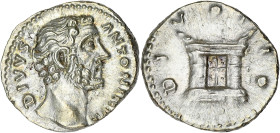 EMPIRE ROMAIN
Antonin le Pieux (138-161). Denier de consécration 161, Rome. RIC.441 (Marc Aurèle) ; Argent - 3,4 g - 16,5 mm - 6 h
Superbe à Fleur de ...