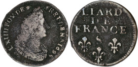 FRANCE / CAPÉTIENS
Louis XIV (1643-1715). Liard au buste âgé, 3e type 1698, S, Reims. Dy.1589 - G.81 - C2G.214 b1 ; Cuivre - 3,77 g - 21 mm - 6 h
Avec...
