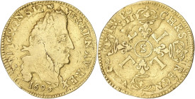 FRANCE / CAPÉTIENS
Louis XIV (1643-1715). Louis d’or aux quatre L 1696, S, Reims. Dy.1440A - G.252 - Fr.433 ; Or - 6,51 g - 26 mm - 6 h
Flan réformé. ...
