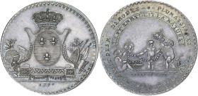 JETONS
Louis XVI (1774-1792). Jeton, corporation des Marchandes de Modes et plumassières 1777, Paris. F.5292 ; Argent - 7,36 g - 30 mm - 12 h
Avec une...
