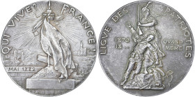 FRANCE
IIIe République (1870-1940). Médaille, La Ligue des Patriotes, Qui vive ? France ! par Henri Dubois 1882. Argent - 75 g - 58 mm - 12 h
Poinçon ...