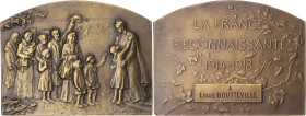 FRANCE
IIIe République (1870-1940). Plaque - La France Reconnaissante 1914-1918, par Stern 1918. Bronze - 99 g - 53 x 69 mm - 12 h
Marque sur le liste...