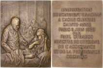 FRANCE
IIIe République (1870-1940). Plaque de l’inauguration du monument V. Magnan à l’asile clinique Sainte-Anne à Paris, par Richer 1923. Bronze - 1...