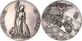 FRANCE
IIIe République (1870-1940). Médaille Fondation de la Préfecture de Police, par Dropsy ND. Argent - 153 g - 67 mm - 12 h
Poinçon corne 1ARGENT....