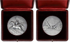FRANCE
IIIe République (1870-1940). Médaille de l’Automobile-Club du Nord de la France ND. Argent - 101 g - 60 mm - 12 h
Poinçon hure de sanglier. Ave...