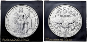 NOUVELLE-CALÉDONIE
IVe République (1947-1958). Essai de 5 francs 1952, Paris. Lec.70 ; Aluminium - 3,79 g - 31 mm - 6 h
Dans son boîtier plastique de ...