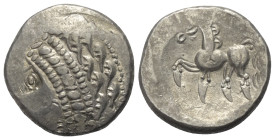 Ostkelten. Noricum. Ostnoricum.

 Tetradrachme (Silber).
Typ Samobor / A.

Vs: Stilisierter Kopf mit Lorbeerkranz links.
Rs: Stilisiertes Pferd ...