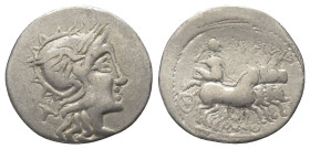 Imitationen römischer Münzen.


Imitation eines republikanischen Denars (Silber).

Vs: Kopf der Roma mit geflügeltem Helm rechts. Dahinter Wertze...