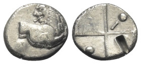 Thrakien. Thrakischer Chersones.

 Hemidrachme (Silber). Ca. 386 - 338 v. Chr.
Vs: Löwenvorderteil mit zurückgewandtem Kopf nach rechts.
Rs: Vierg...