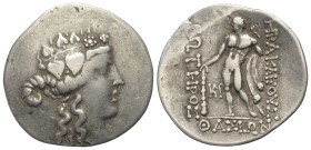 Inseln vor Thrakien. Thasos.

 Tetradrachme (Silber). Ca. 148 - 90 v. Chr.
Vs: Kopf des Dionysos mit Efeukranz und Tainia rechts.
Rs: Jugendlicher...