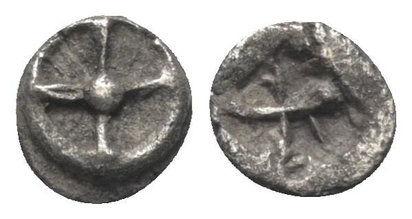 Attika. Athen.

 Obol (Silber) Wappenmünze. Ca. 545 - 515 v. Chr.
Vs: Vierspe...