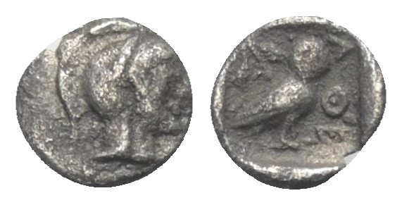 Attika. Athen.

 Hemiobol (Silber). Ca. 500 - 485 v. Chr.
Vs: Kopf der Athena...