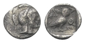Attika. Athen.

 Hemiobol (Silber). Ca. 500 - 485 v. Chr.
Vs: Kopf der Athena mit attischem Helm rechts.
Rs: Eule nach rechts stehend, den Kopf en...