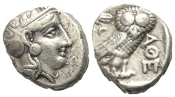 Attika. Athen.

 Tetradrachme (Silber). Ca. 400 - 353 v. Chr.
Vs: Kopf der Athena mit ölzweiggeschmücktem, attischem Helm, Ohranhänger und Halskett...