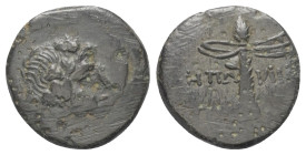 Paphlagonien. Sinope.

 Bronze. Ca. 120 - 100 v. Chr.
Vs: Kopf des Dionysos mit Efeukranz rechts.
Rs: Thyrsosstab, Legende retrograd.

18 mm. 3,...